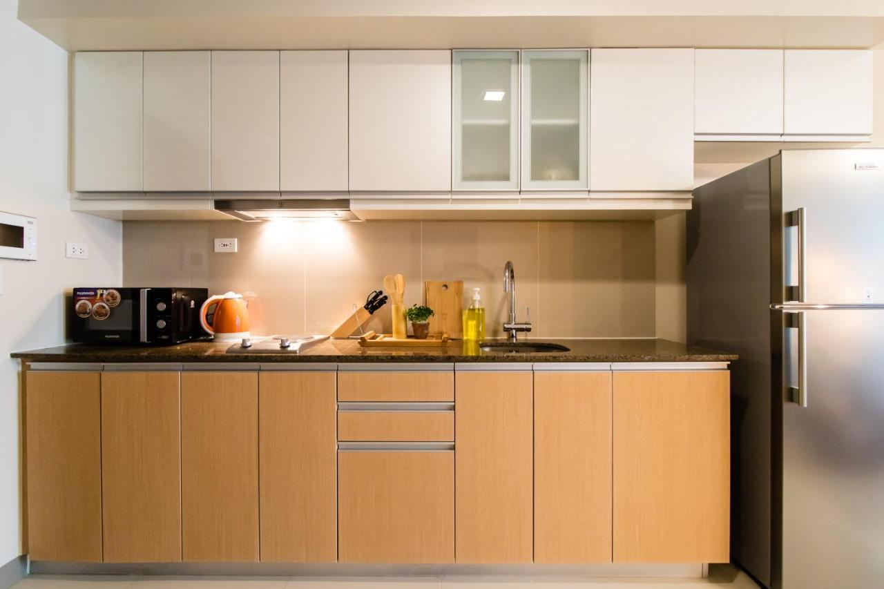 One Uptown Residence Bgc Pateros Exterior photo