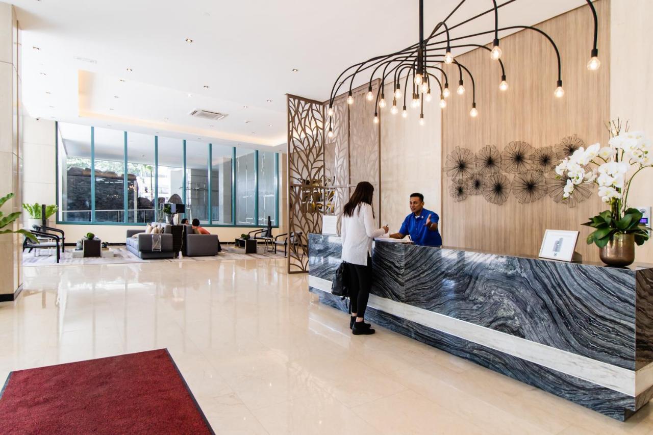 One Uptown Residence Bgc Pateros Exterior photo